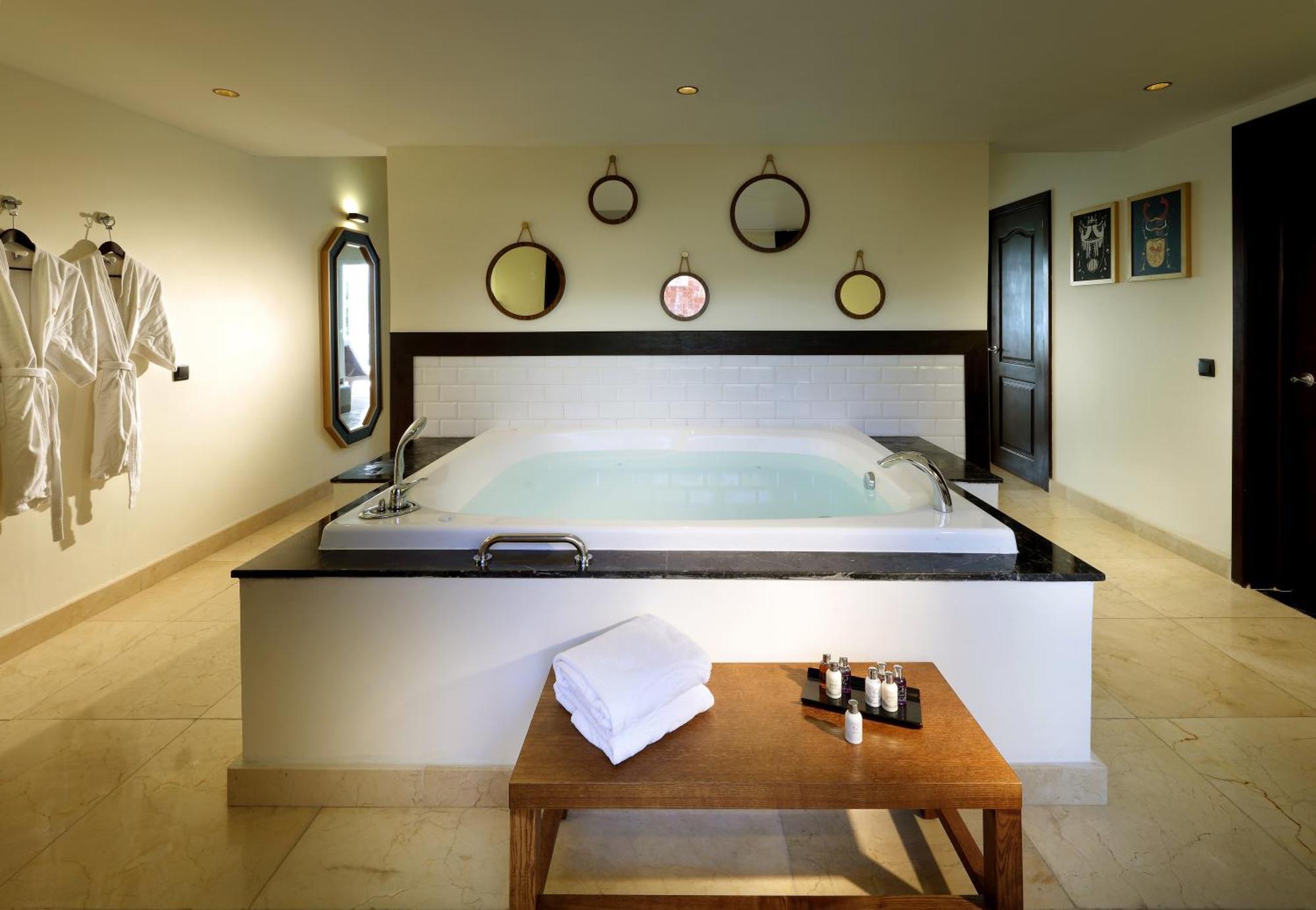 The Signature Level At Grand Palladium Lady Hamilton Resort & Spa 루세아 외부 사진