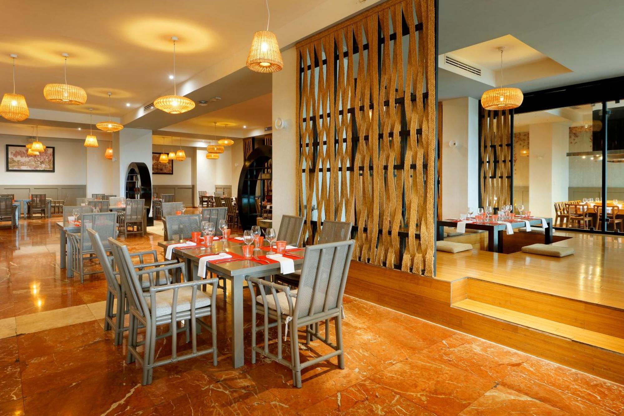 The Signature Level At Grand Palladium Lady Hamilton Resort & Spa 루세아 외부 사진