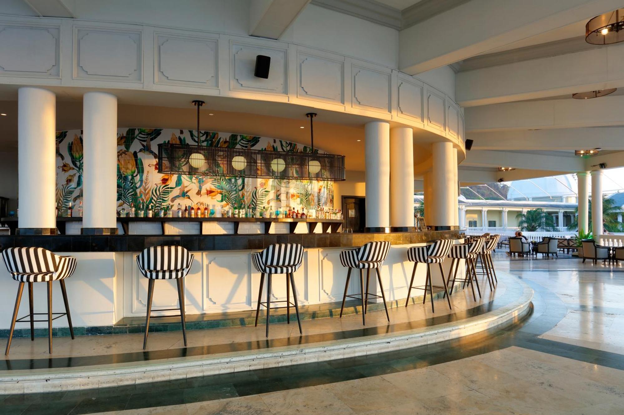 The Signature Level At Grand Palladium Lady Hamilton Resort & Spa 루세아 외부 사진